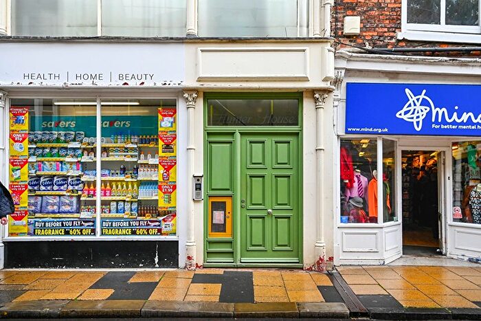 2 Bedroom Flat For Sale In Goodramgate, York, YO1