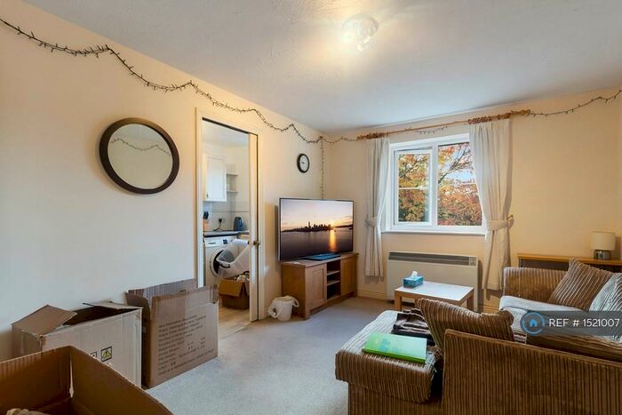 1 Bedroom Flat To Rent In Lucas Gardens, London, N2