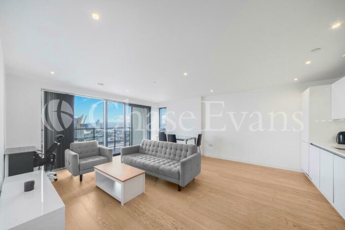 3 Bedroom Apartment To Rent In Horizons Tower, Canary Wharf, London, E14