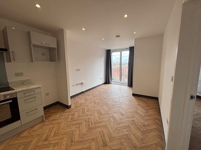 Flat To Rent In Fleet Court, Byron Street, Leicester, LE1