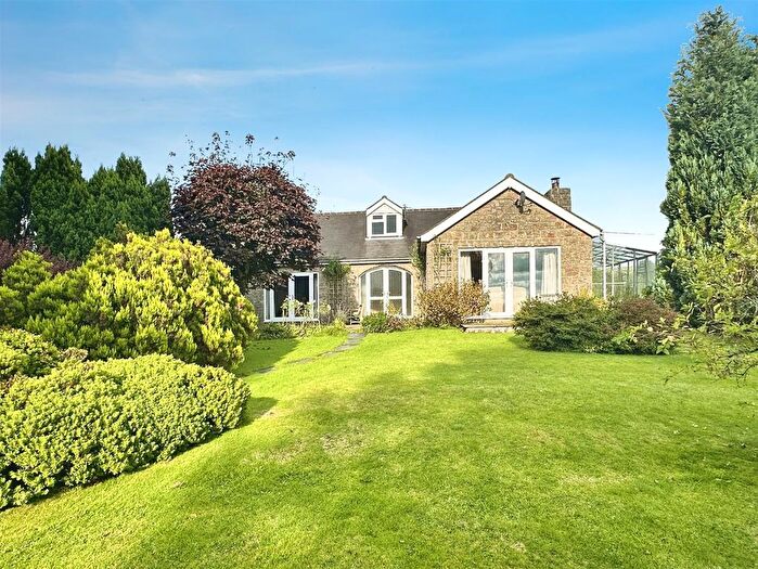4 Bedroom Detached House For Sale In School Lane, Bradnop, Staffordshire, ST13