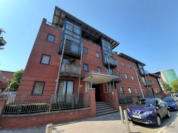 3 Bedroom Apartment To Rent In Rickman Drive, Birmingham, B15