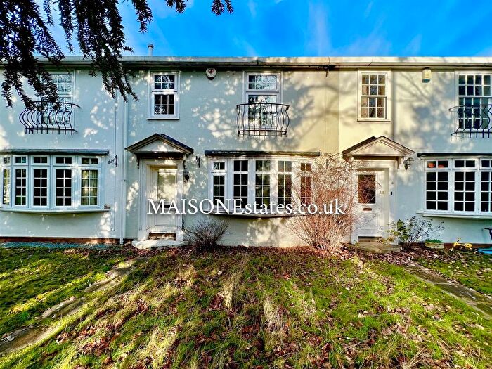 3 Bedroom Terraced House To Rent In Dereham Court, Leamington Spa, CV32