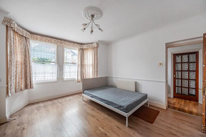4 Bedroom Detached House For Sale In Reading University / Hospital Borders, Berkshire, RG2