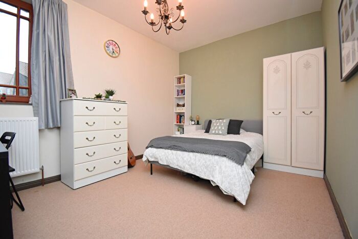4 Bedroom Barn Conversion For Sale In New Road, Chatteris, PE16
