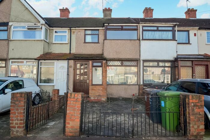 3 Bedroom Terraced House To Rent In School Road, Dagenham RM10