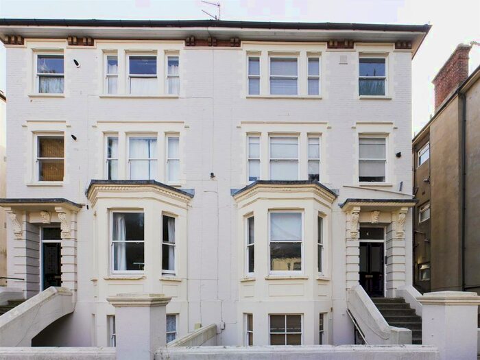 3 Bedroom Flat To Rent In Clarendon Villas, Hove, BN3