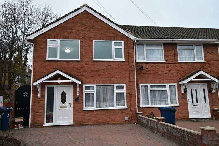 3 Bedroom Semi-Detached House To Rent In Kingston Close, Northolt, UB5