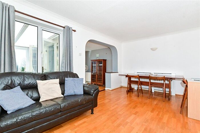 4 Bedroom Semi-Detached House For Sale In Rock Hill Road, Egerton, Ashford, Kent, TN27