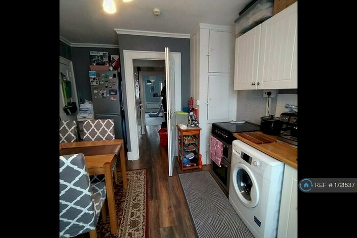 2 Bedroom Flat To Rent In Eastbrook Pl, Dover, CT16
