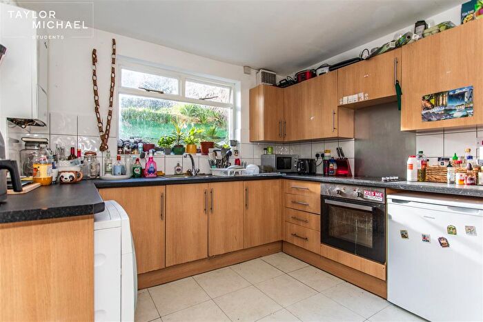 5 Bedroom Terraced House To Rent In Hollingbury Road, Brighton, BN1