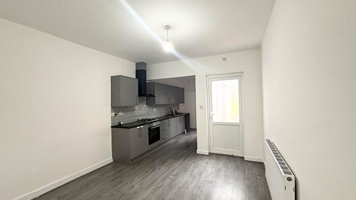 3 Bedroom Terraced House To Rent In Hagley Road West, Bearwood, B67