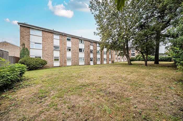 2 Bedroom Flat For Sale In Hope Park, Bromley, BR1