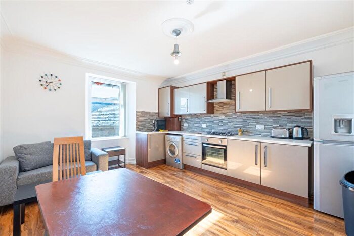 3 Bedroom Private Hall To Rent In Flat, A Castle Hill, LA1