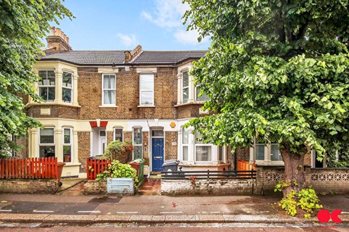 3 Bedroom Maisonette To Rent In Francis Road, Leyton, E10