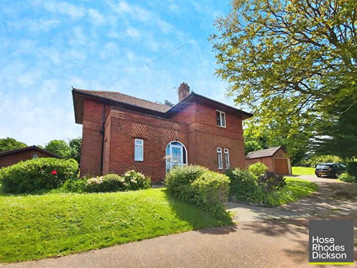 4 Bedroom Detached House To Rent In Weston Lane, Totland Bay, PO39