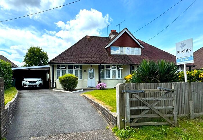 2 Bedroom Bungalow To Rent In Barnfield Road, Crawley, RH10