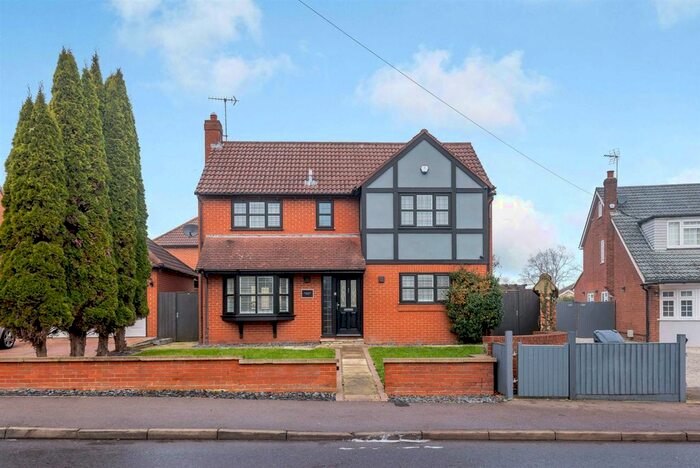 4 Bedroom Detached House For Sale In Church Lane, Doddinghurst, Brentwood, CM15