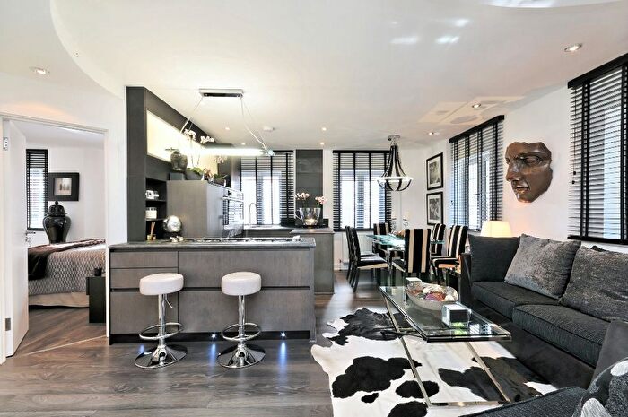 2 Bedroom Flat To Rent In The Mount, Hampstead, NW3