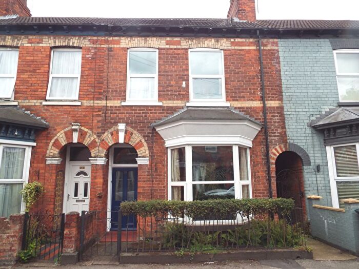 4 Bedroom Terraced House For Sale In Duesbery Street, Hull, HU5