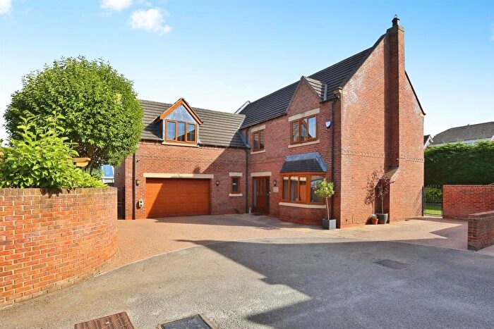 6 Bedroom Detached House For Sale In Whiphill Lane, Armthorpe, Doncaster, DN3