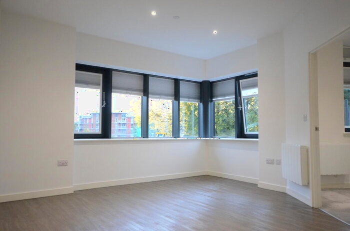 2 Bedroom Apartment To Rent In Century Court, RG12