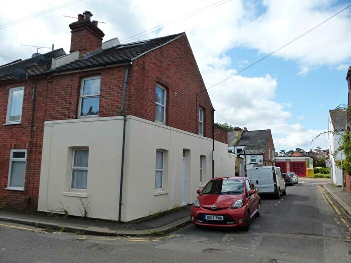 1 Bedroom Flat To Rent In Tuns Hill Cottages, Earley, RG6