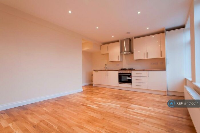 1 Bedroom Flat To Rent In Carlton Parade, Orpington, BR6