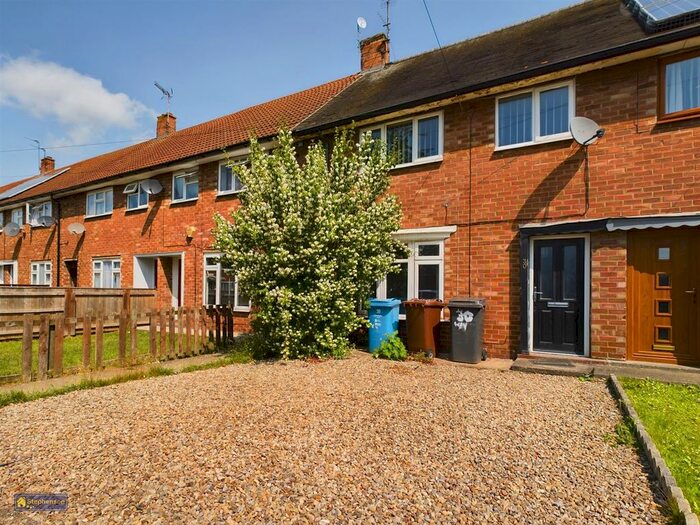 3 Bedroom Terraced House To Rent In Waveney Road, Hull, HU8