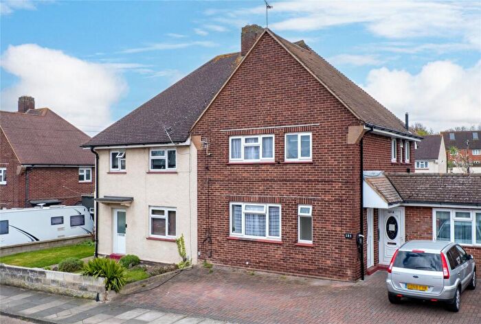 3 Bedroom Terraced House For Sale In Hampton Crescent, Gravesend, Kent, DA12