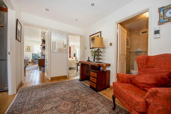 2 Bedroom Flat To Rent In Somerset Road, London, SW19