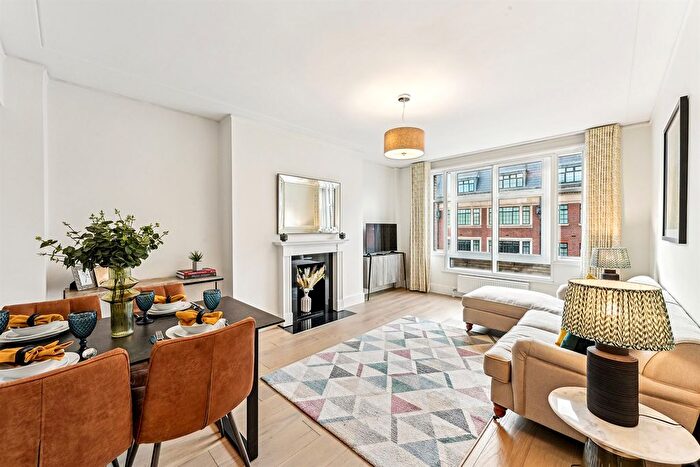 1 Bedroom Flat To Rent In Flat Flat Richmond Court, Sloane Street, London, SW1X