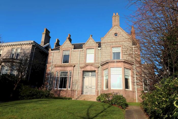 3 Bedroom Flat To Rent In Queens Road, Aberdeen, AB15