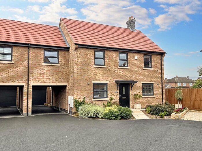 4 Bedroom Semi-Detached House For Sale In Hope Street, Bozeat, NN29