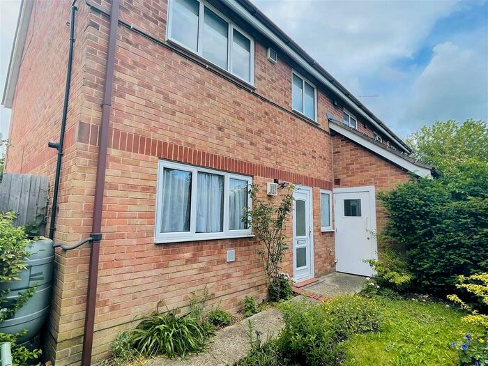 1 Bedroom Flat To Rent In Parsonage Road, Tunbridge Wells, TN4