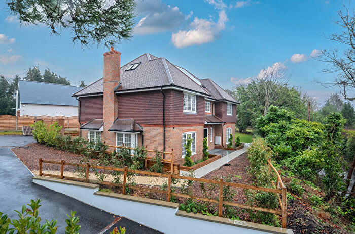 5 Bedroom Detached House For Sale In Hookhill Lane, Woking, Surrey, GU22