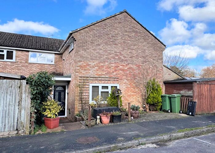 3 Bedroom End Of Terrace House For Sale In Hollybrook Park, Bordon, Hampshire, GU35