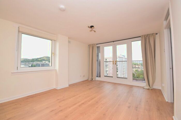 2 Bedroom Flat To Rent In Restalrig Gardens, Edinburgh, Restalrig, EH7