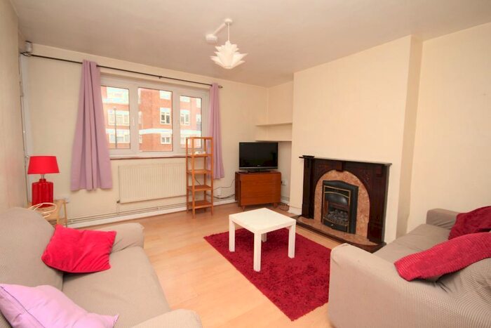 3 Bedroom Detached House To Rent In Canrobert Street, Bethnal Green, London, E2