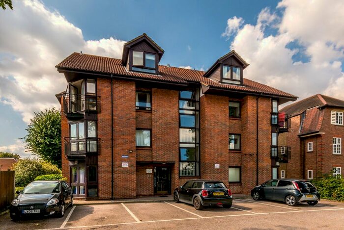 1 Bedroom Flat To Rent In Croydon Road, Dukes Court, BR3