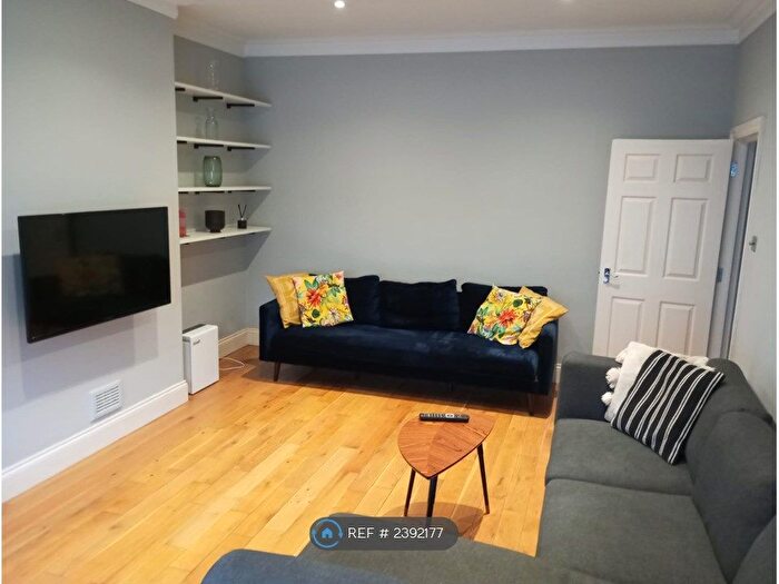 2 Bedroom Flat To Rent In Prentis Road, London, SW16