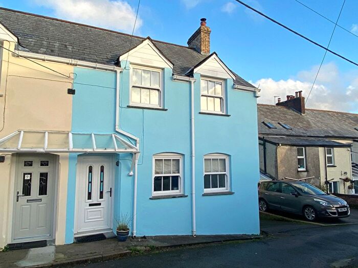 3 Bedroom Terraced House For Sale In Viaduct View, Holsworthy, EX22