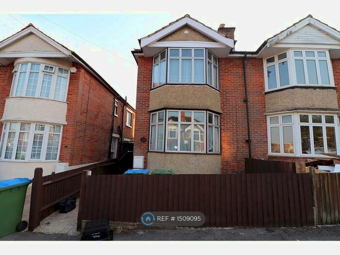 5 Bedroom Semi-Detached House To Rent In Sirdar Road, Southampton, SO17
