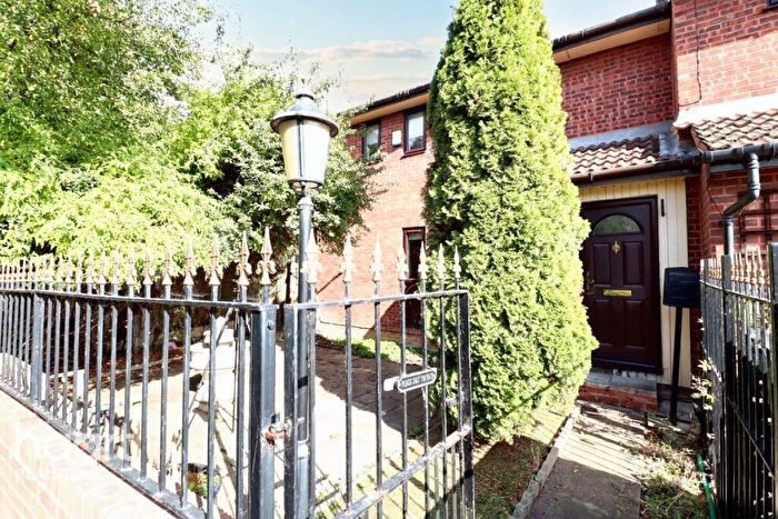 2 Bedroom End Of Terrace House For Sale In Fleetwood Close Royal Docks, London, E16