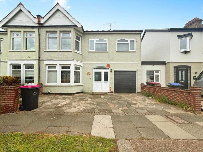 5 Bedroom Semi-Detached House For Sale In Edith Road, Southend-on-Sea, Essex, SS2