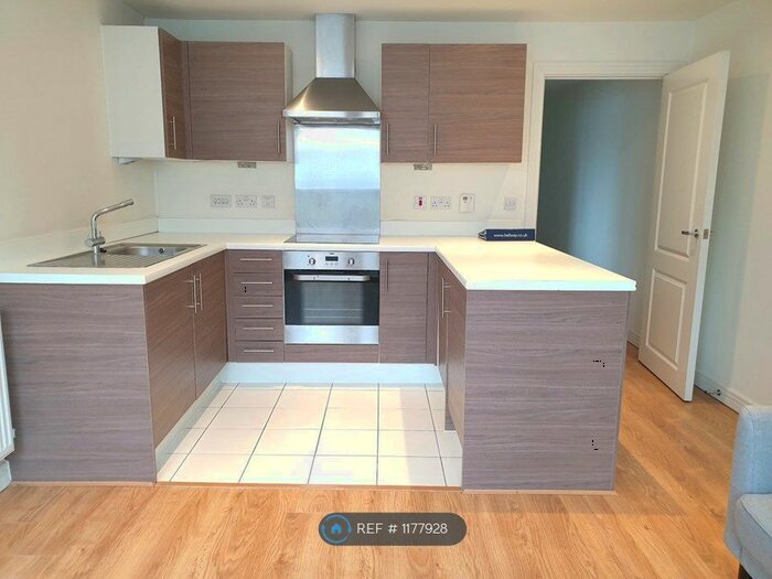 1 Bedroom Flat To Rent In Merlin Heights, London, N17