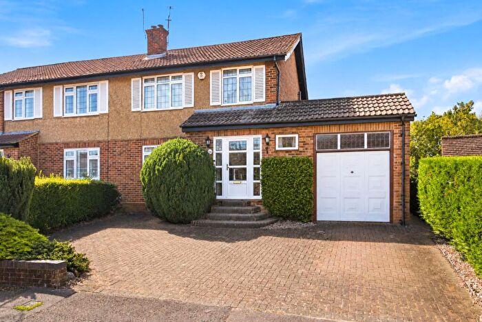 4 Bedroom Semi-Detached House For Sale In Evans Grove, St. Albans, Hertfordshire, AL4