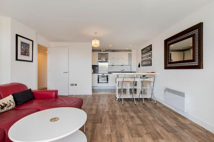 2 Bedroom Flat To Rent In Wapping Lane, London, E1W