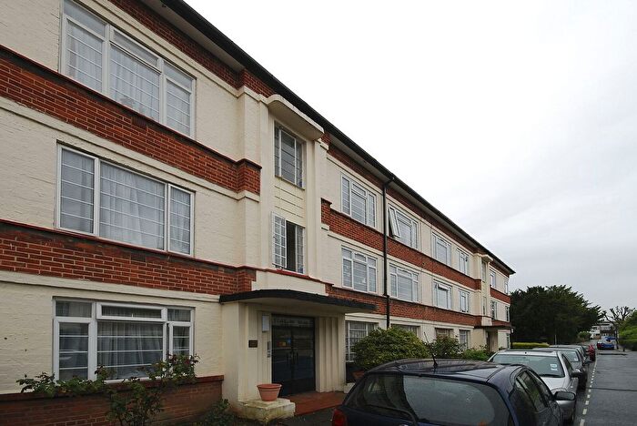 2 Bedroom Flat To Rent In Manor Vale, Boston Manor, Brentford, TW8
