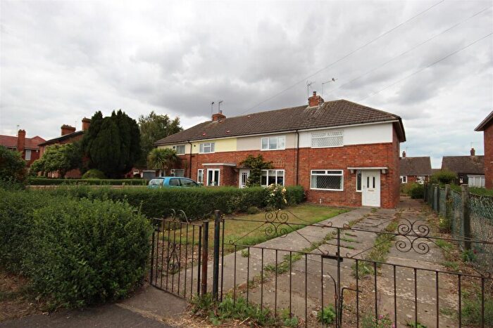 3 Bedroom End Of Terrace House For Sale In Shaftesbury Villas, Skirlaugh, HU11